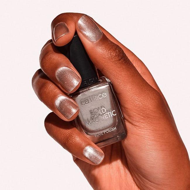 Esmalte de uñas magnético Catrice Bold.